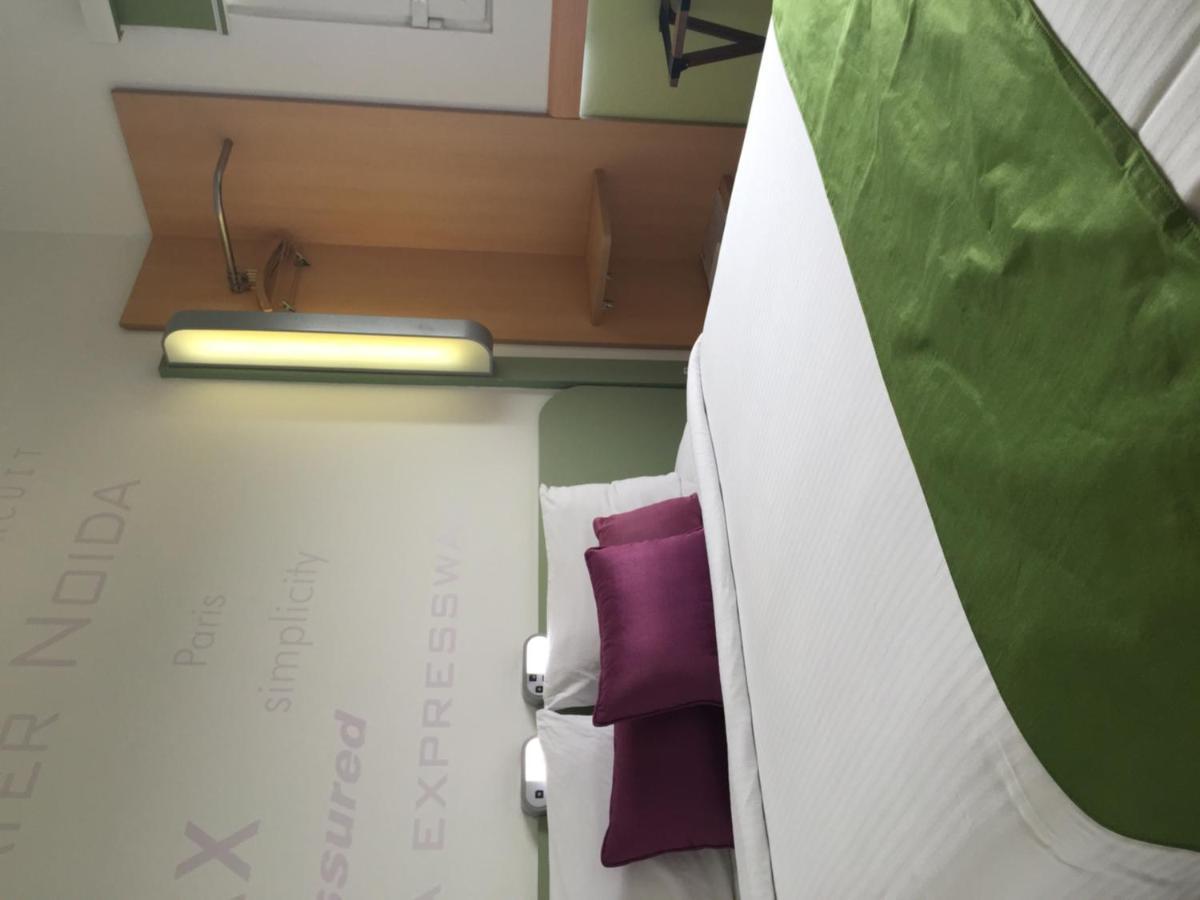Hotel Caspia Pro גרייטר נוידה מראה חיצוני תמונה
