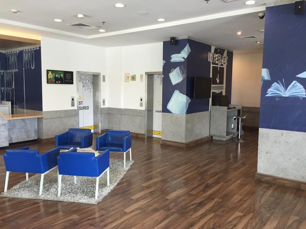 Hotel Caspia Pro גרייטר נוידה מראה חיצוני תמונה