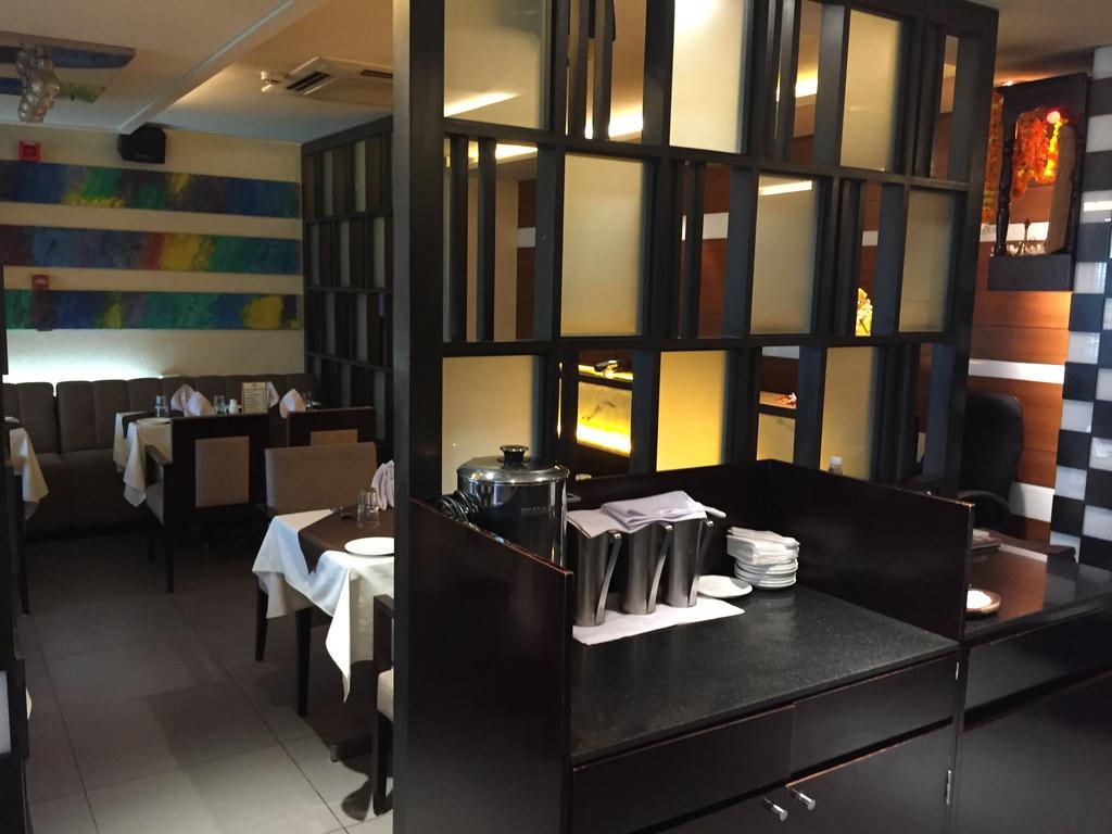 Hotel Caspia Pro גרייטר נוידה מראה חיצוני תמונה
