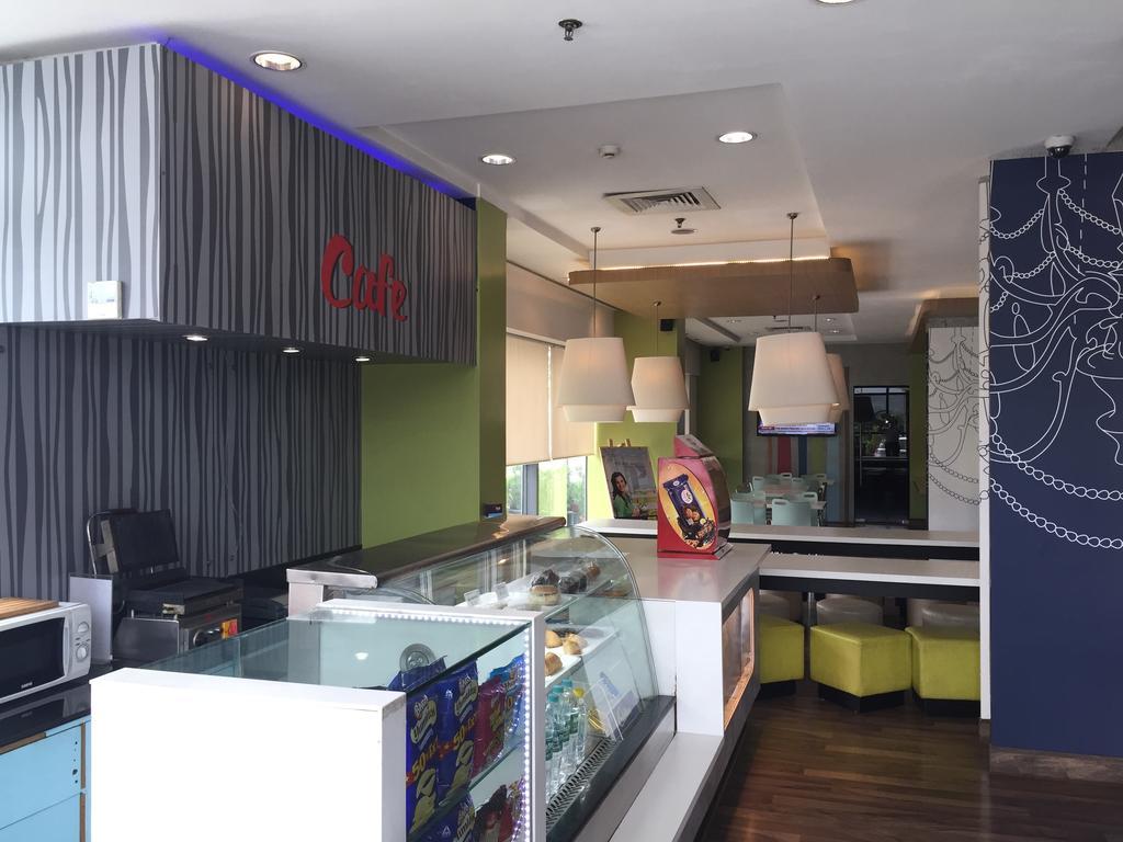 Hotel Caspia Pro גרייטר נוידה מראה חיצוני תמונה