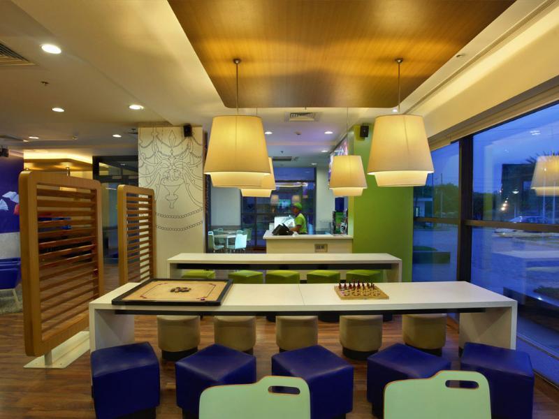 Hotel Caspia Pro גרייטר נוידה מראה חיצוני תמונה