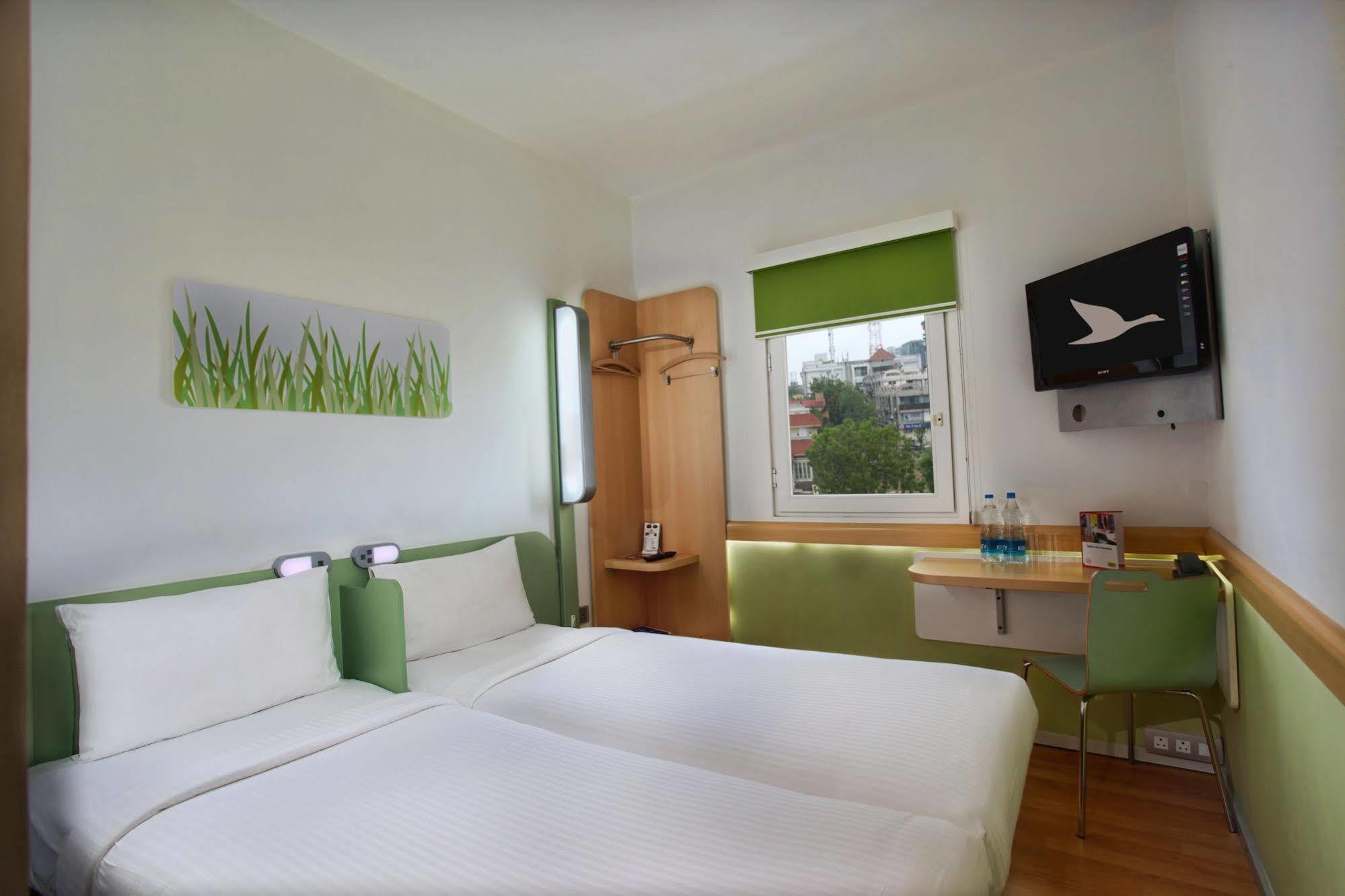 Hotel Caspia Pro גרייטר נוידה מראה חיצוני תמונה