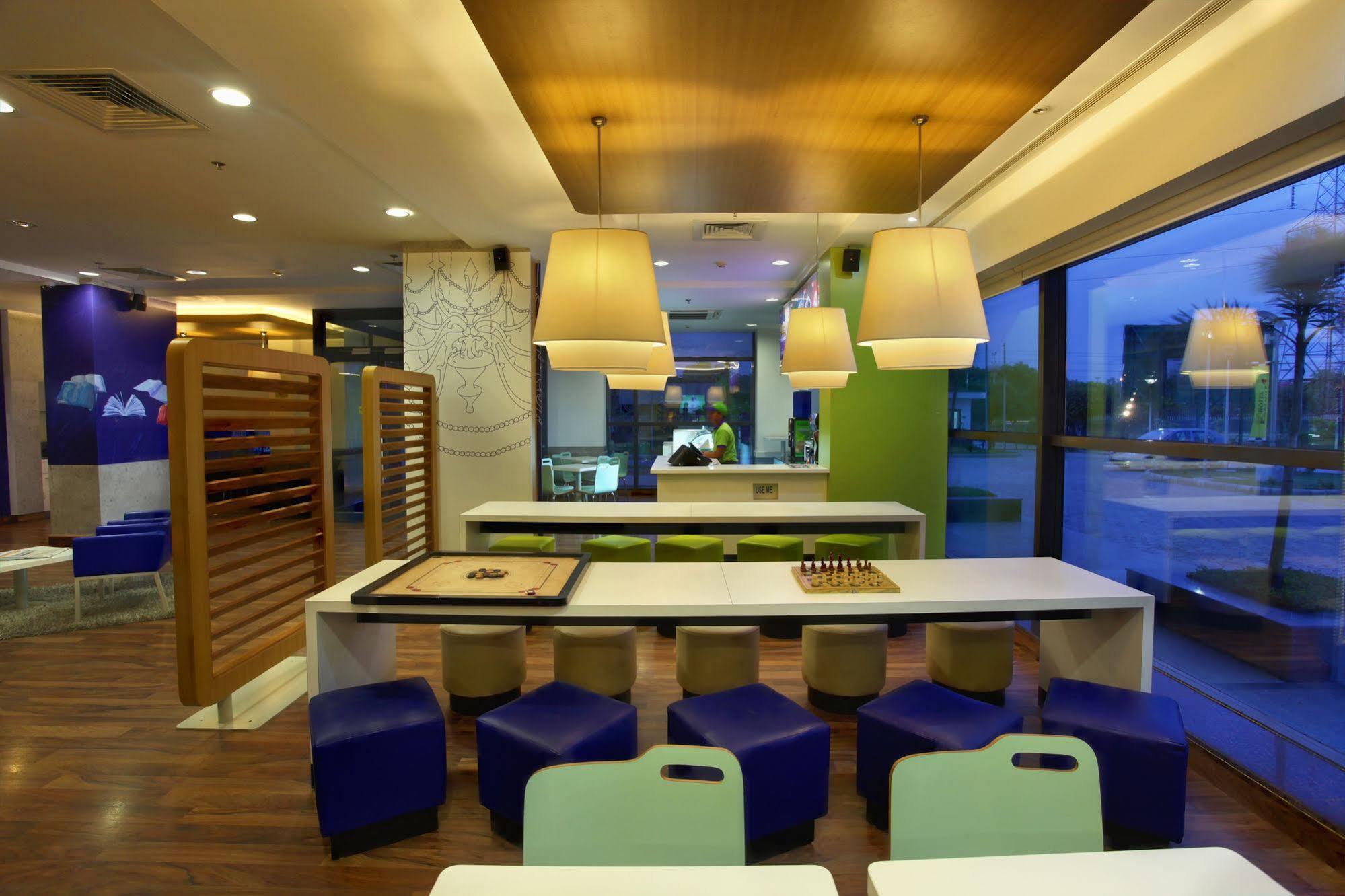 Hotel Caspia Pro גרייטר נוידה מראה חיצוני תמונה